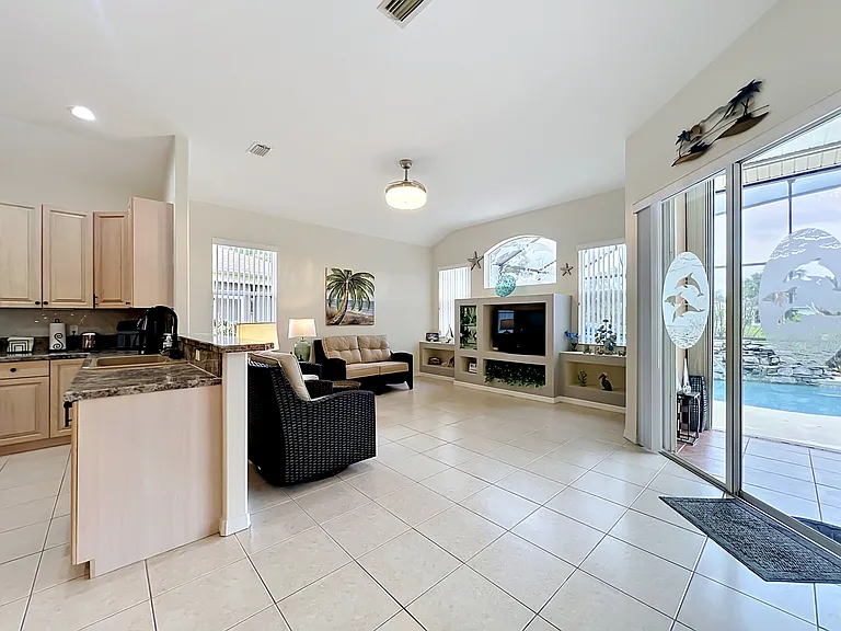 1343 Shoreline Cir — Photo 4