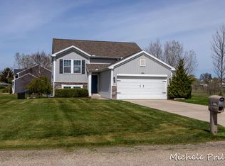 1686 Turtle Head Ln, Wayland, MI 49348