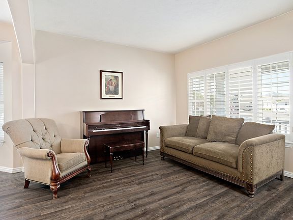 3rd image of 4633 W Hillpark Cir N