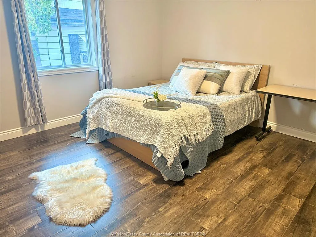 8 bed, $995 — Photo 4
