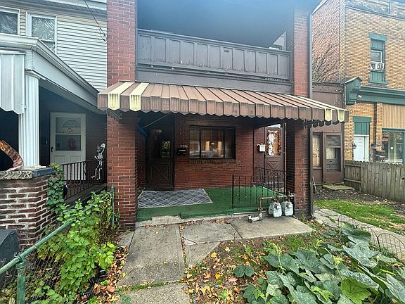 2nd image of 2226 Woodstock Ave Floor 1