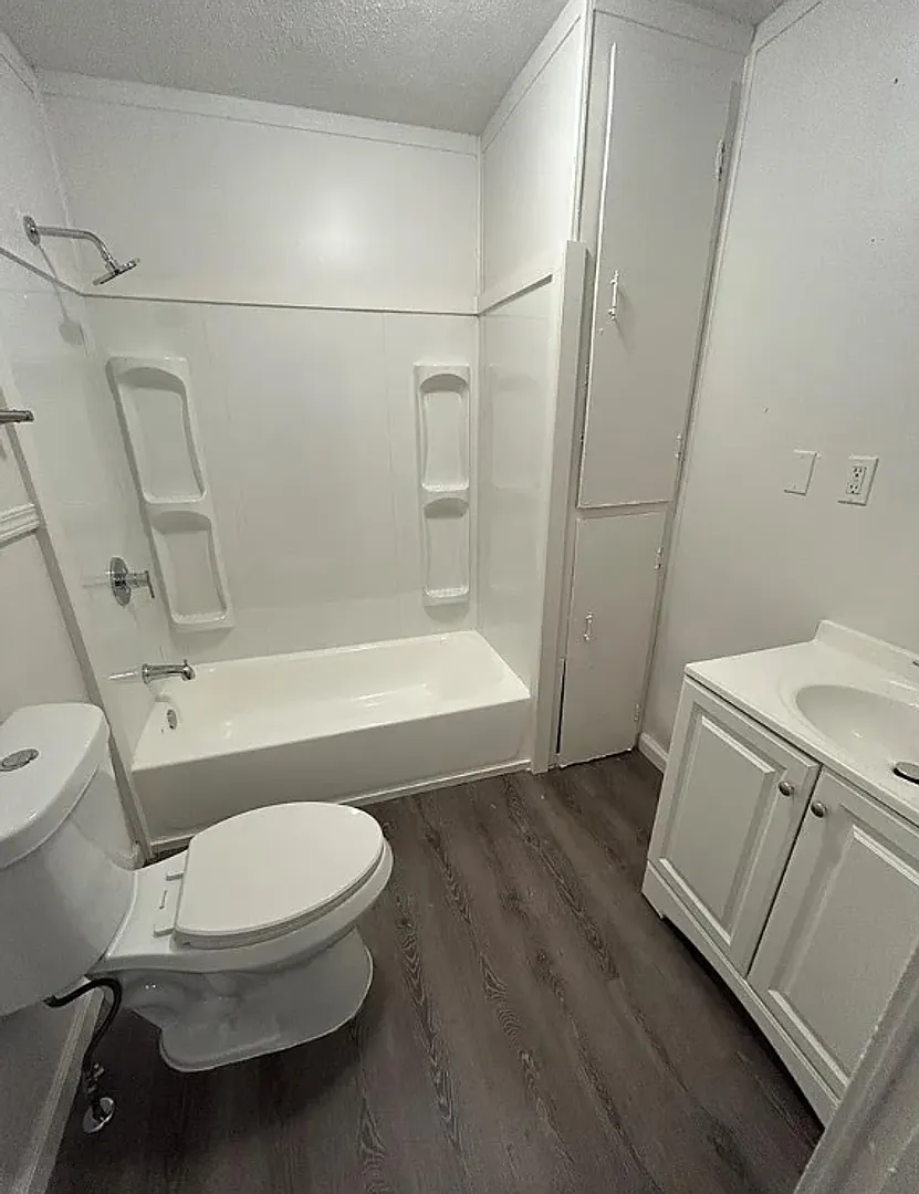 For Lease — Photo 2