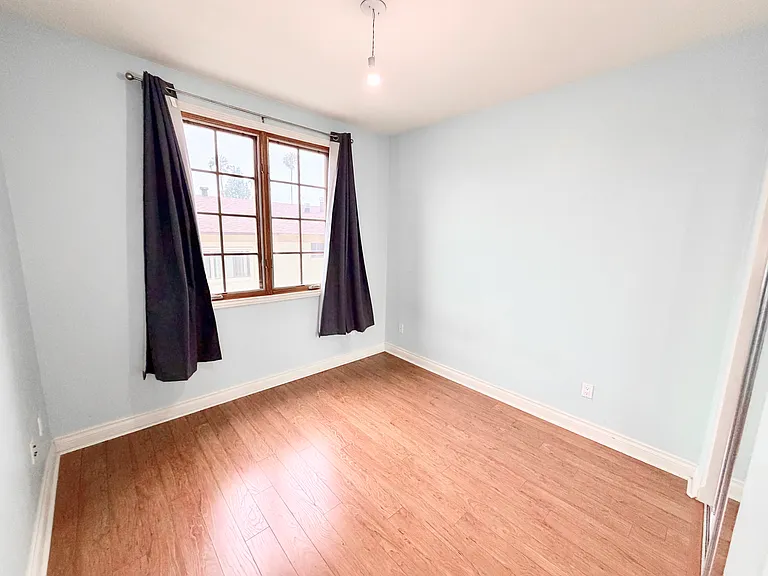 333 N Hill Ave #207 — Photo 17