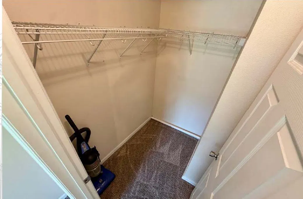 2 bed, 2.0 bath, 900 sqft, $1,300 — Photo 1