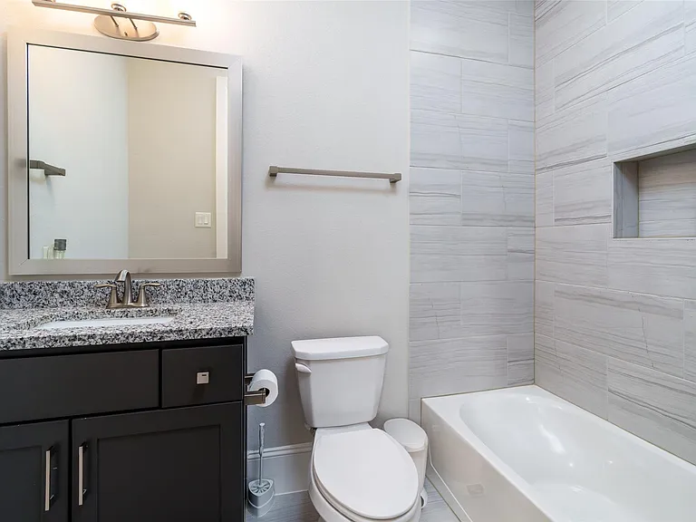1303 Edwinstowe Trl — Photo 10