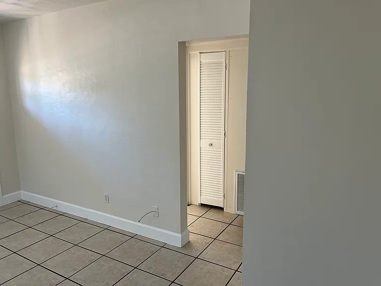 5129 Emerson Ave S — Photo 6