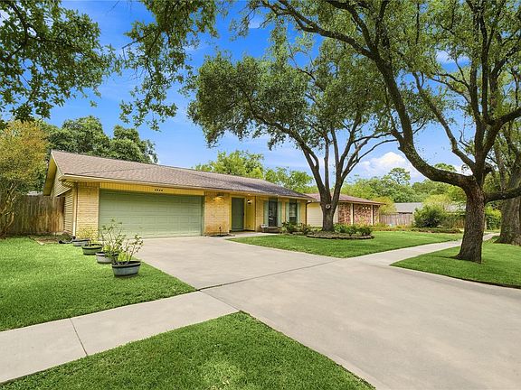 3rd image of 3814 Rolling Terrace Dr
