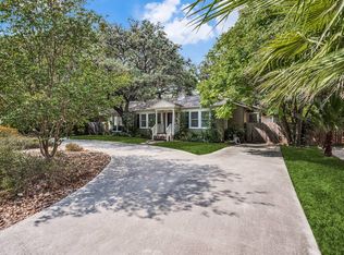 135 Claywell Dr, Alamo Heights, TX 78209