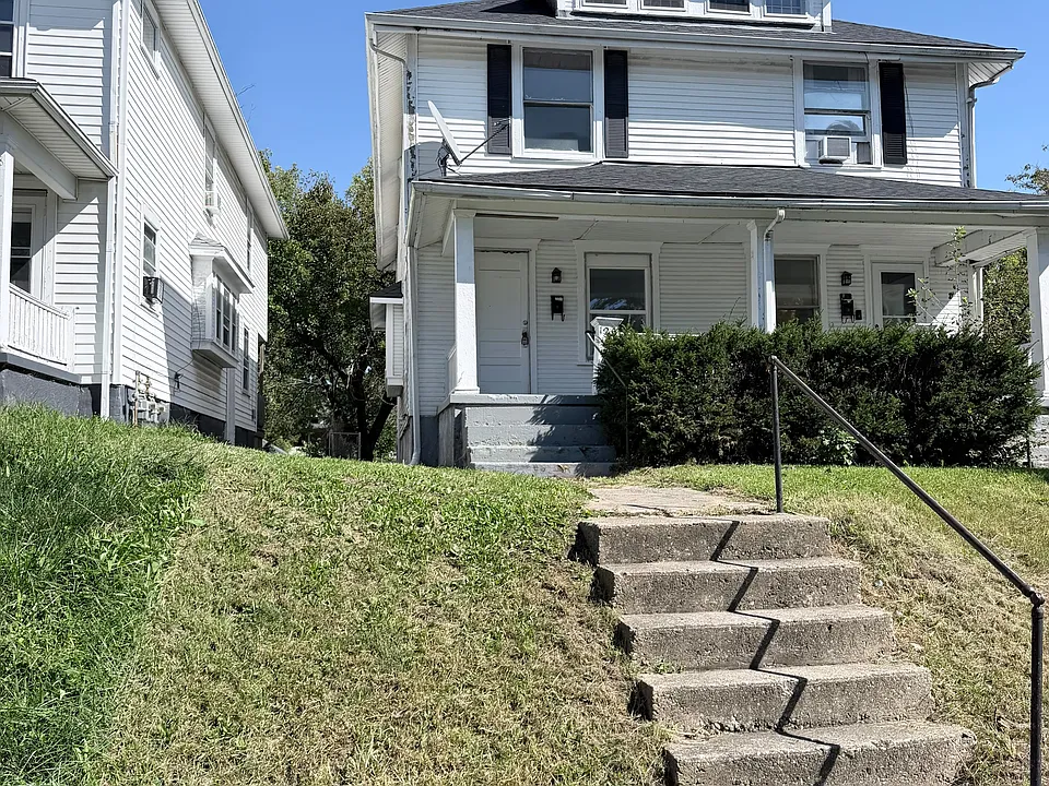 126 Wroe Ave