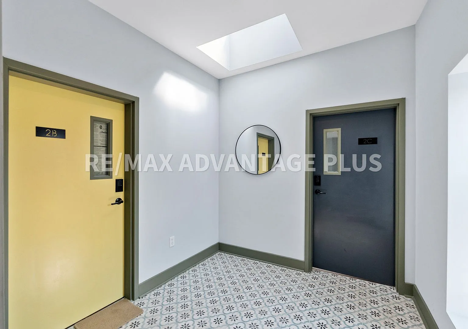 118 West Third Street — Photo 4