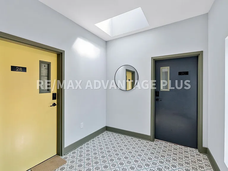 118 W 3rd St — Photo 4
