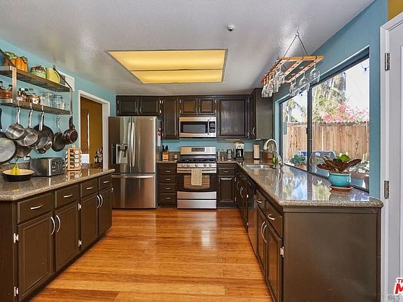 3rd image of 22919 Sylvan St