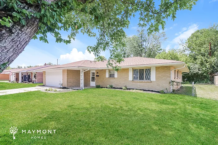 1971 Southlawn Dr — Photo 1