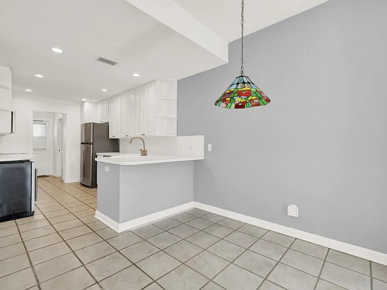 133 Wentworth Ct — Photo 8