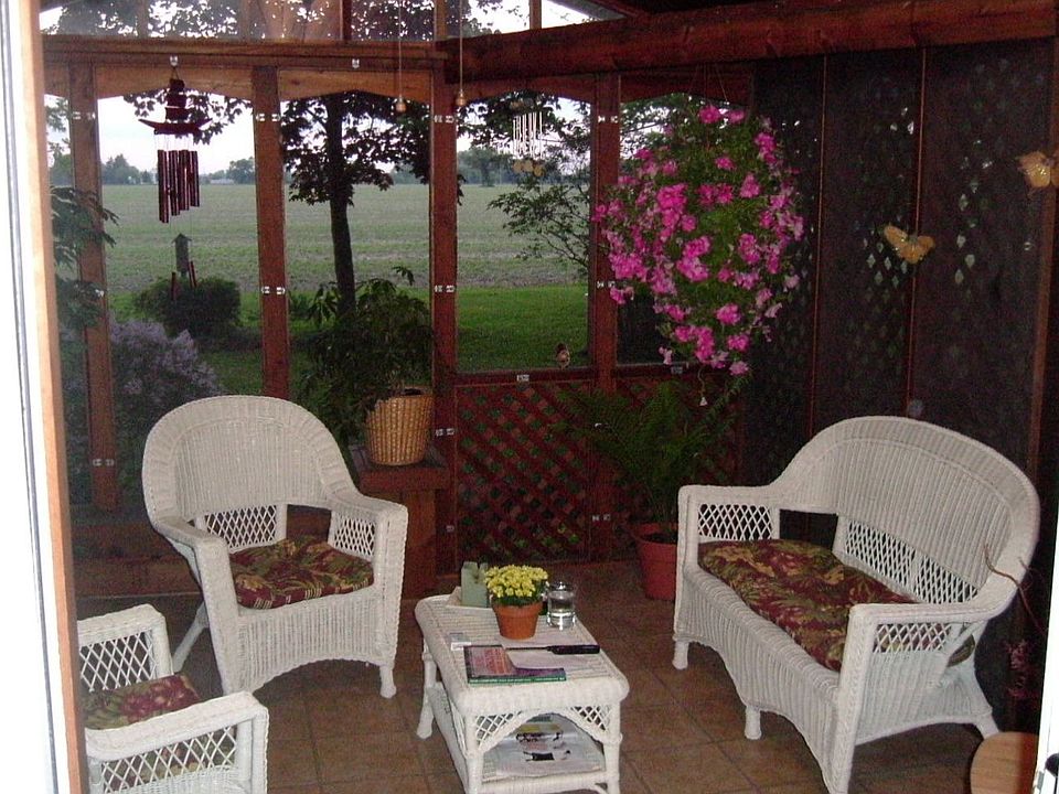 3-seasons room