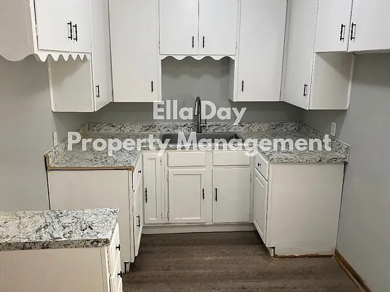 2759 N Iva Ave — Photo 8