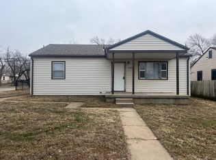 2462 N Chautauqua Ave, Wichita, KS 67219
