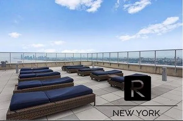 Rented by R New York | media 14