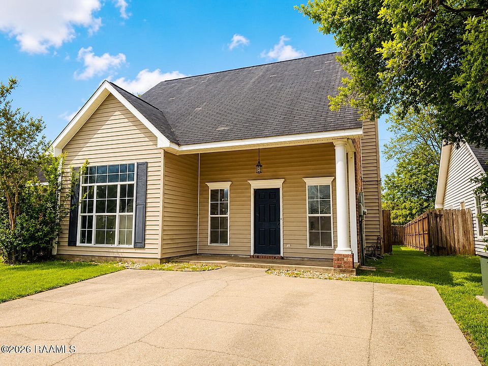 1st image of 210 Elsinore Cir
