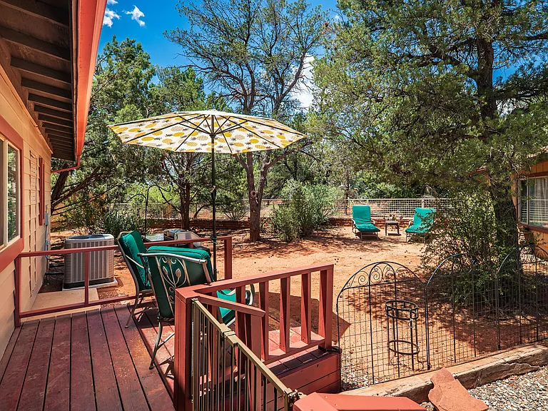 155 Stardust Ln — Photo 8