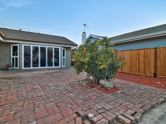 3rd image of 1628 Ixias Ct