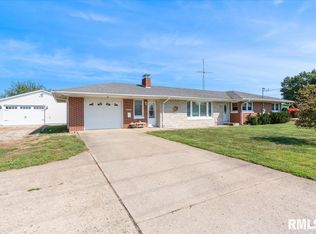 1620 N Springfield St, Virden, IL 62690