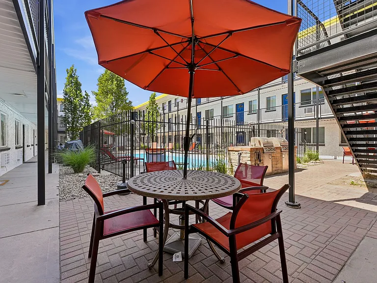 Courtyard at Cherry Creek — Photo 70