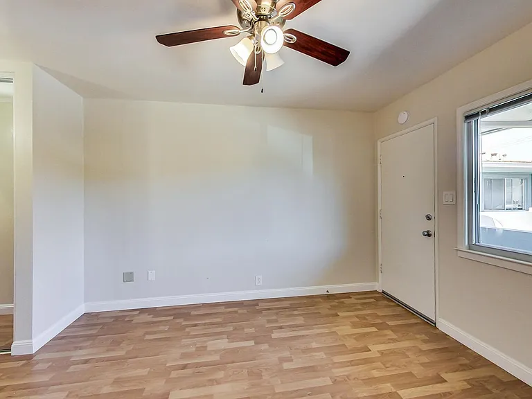 5471 Vicente Way — Photo 3