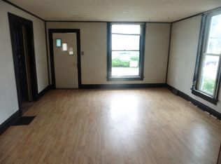 109 S 12th St, Centerville, IA 52544