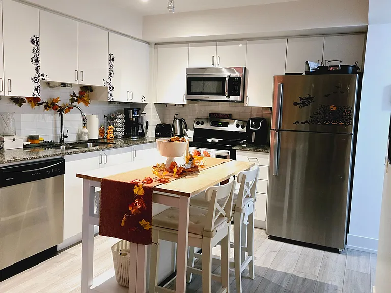 1215 Bayly St #1310 — Photo 5