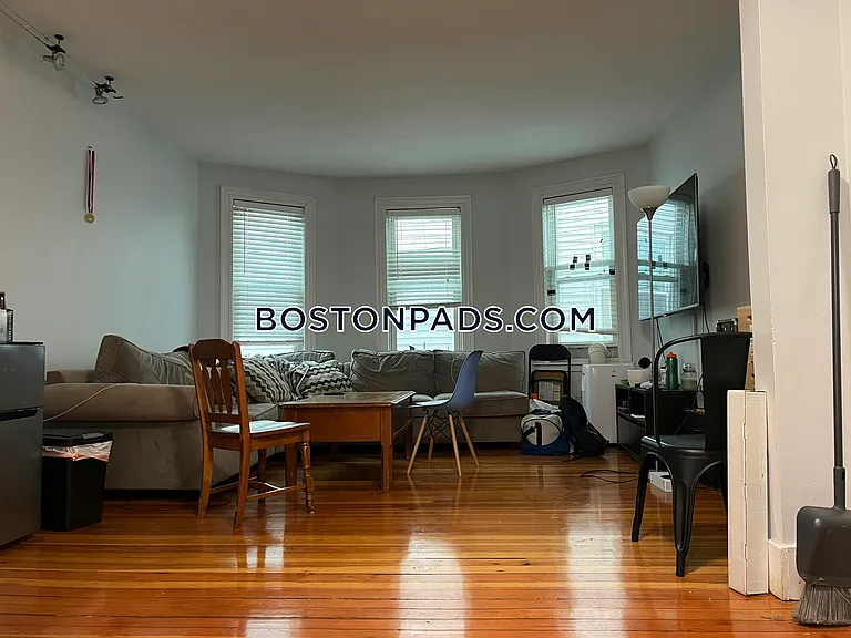 24 Farrington Ave #2 — Photo 28