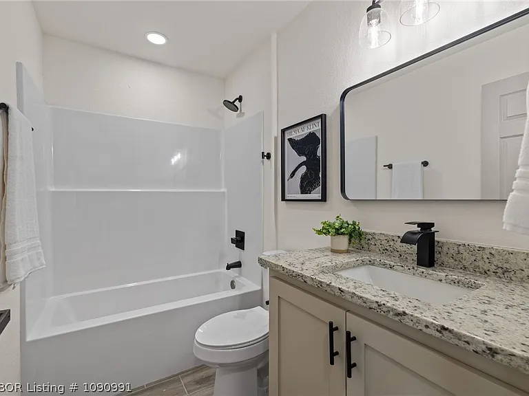 10415 A & B Preston Ct — Photo 19