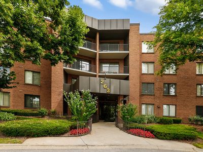 263 S Clubhouse Dr UNIT 301, Palatine, IL, 60074
