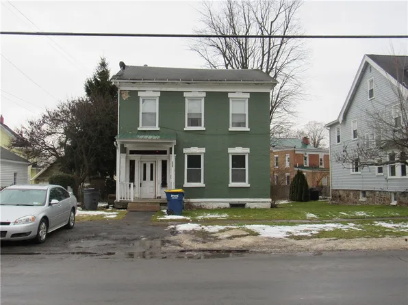 100 Broad St, Lyons, NY 14489