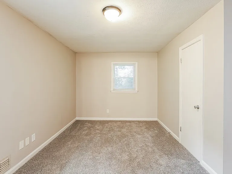 1338 W Stoneybrook Dr — Photo 9