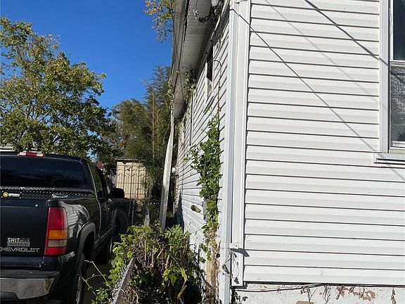4th image of 127 E Cartwright Ave