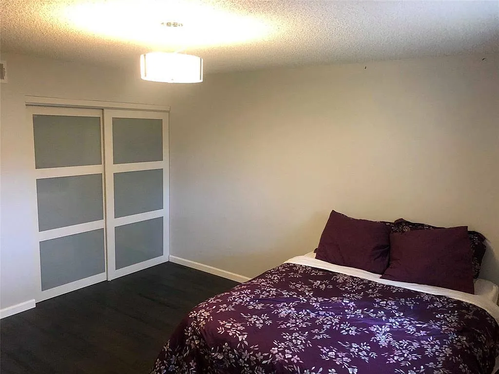 3 bed, 2.0 bath, 1200 sqft, $2,100 — Photo 4
