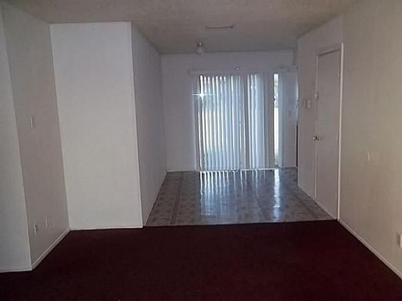 4th image of 3626 Pinebrook Dr