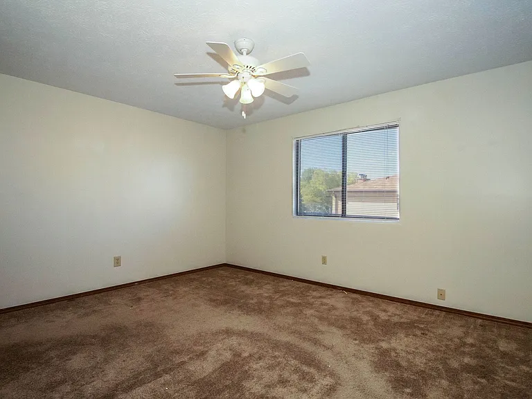 2406 Rainbow Ave — Photo 6