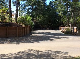 48 Easy St, Florence, OR 97439