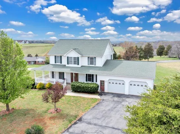 1064 Savanna Hills Dr, Moneta, VA 24121