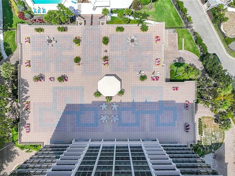 4031 Gulf Shore Blvd N #10C — Photo 35