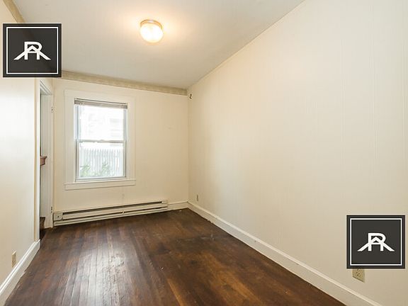 4th image of 52-54 Hobson St #1
