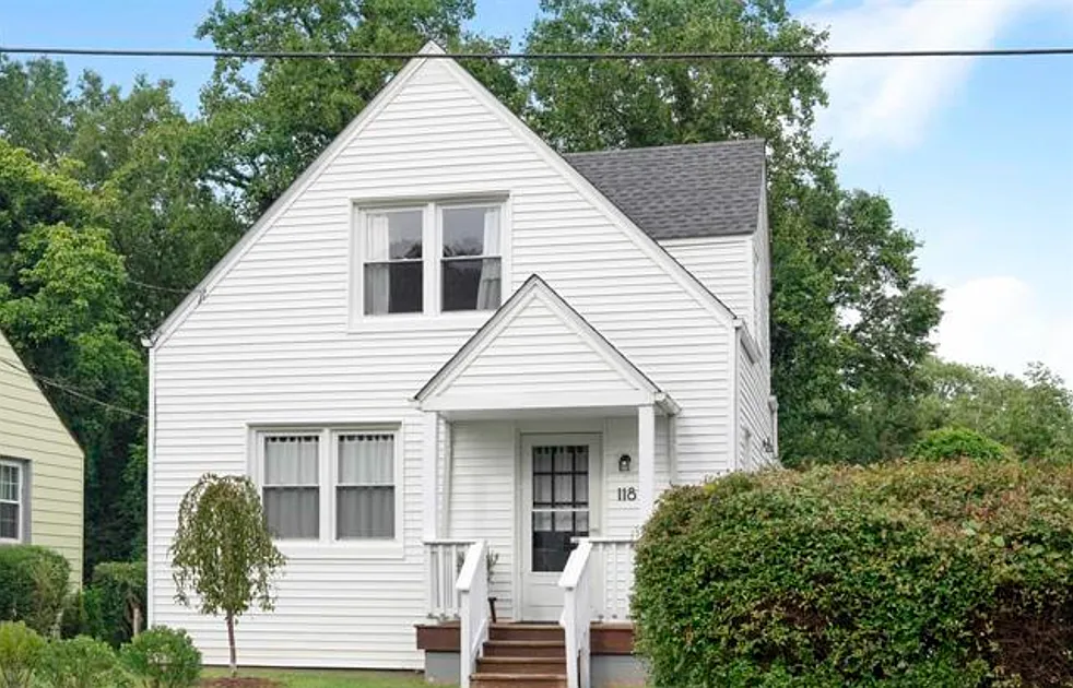 118 Summit St — Photo 1