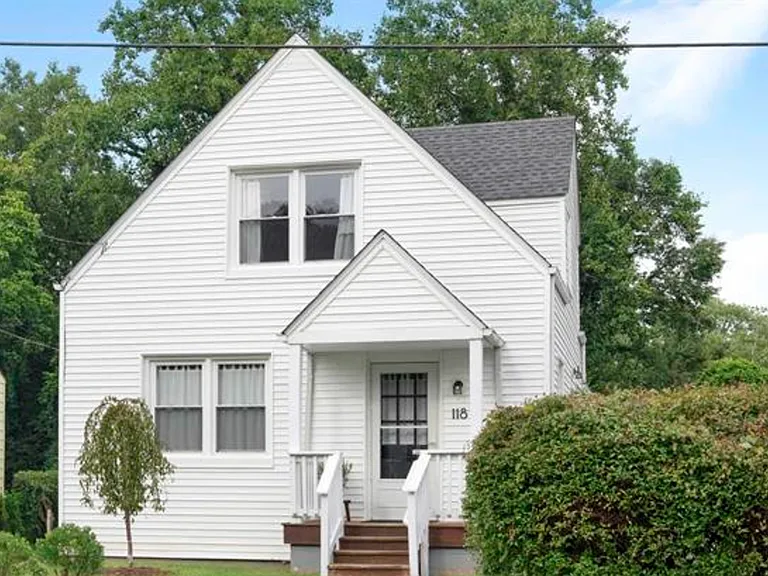 118 Summit St — Photo 1