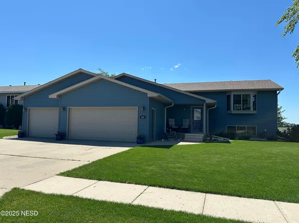 2334 10th Ave NE, Watertown, SD 57201