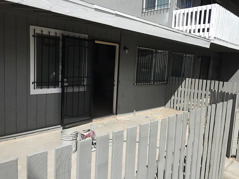 1112 N Jones Blvd #D — Photo 1