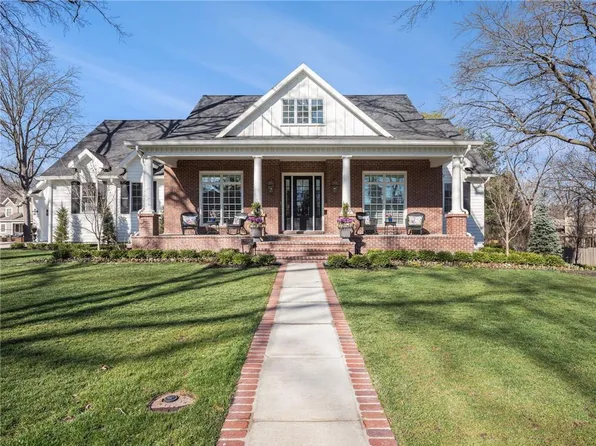 4304 W 66th St, Prairie Village, KS 66208