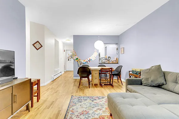 Rented by R New York | media 18