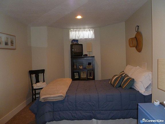 3rd image of 1004 W Sterling Dr
